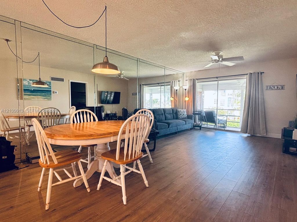 298 SE 6th Ave APT 15, photo 3
