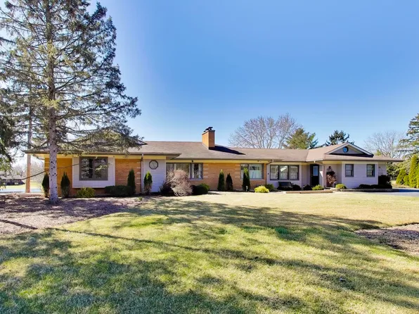 21900 N Rainbow Rd, Deer Park, IL 60010