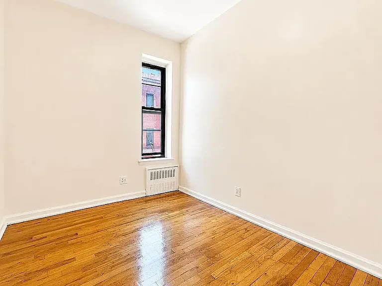 973 Aldus St #2DD — Photo 2