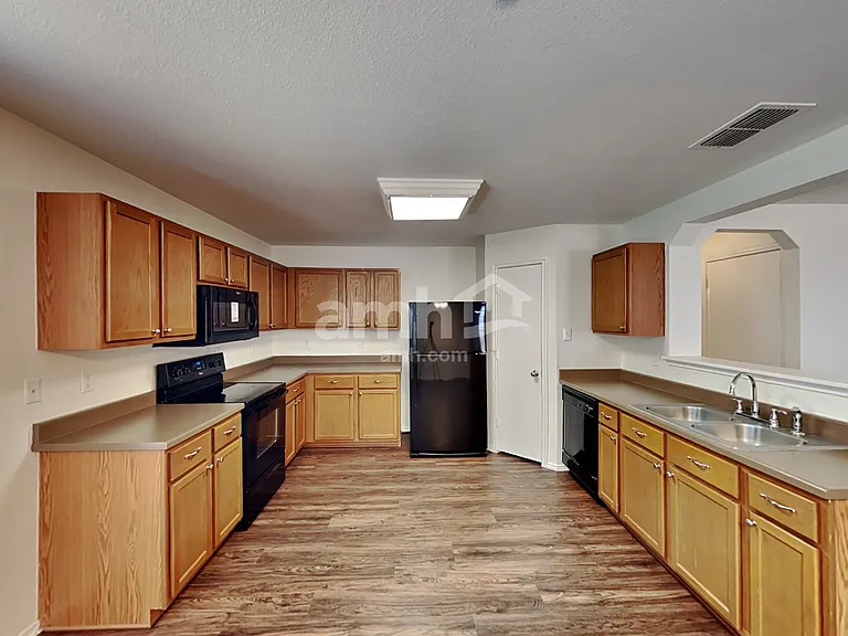 217 N Willow Way — Photo 3