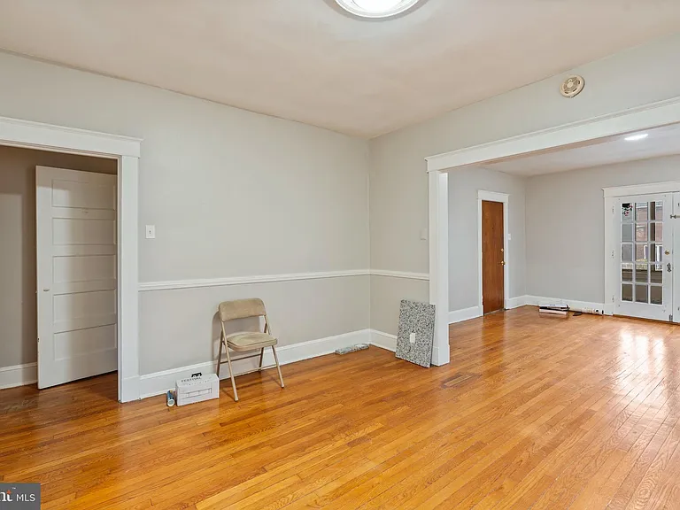 639 Plymouth Rd — Photo 6