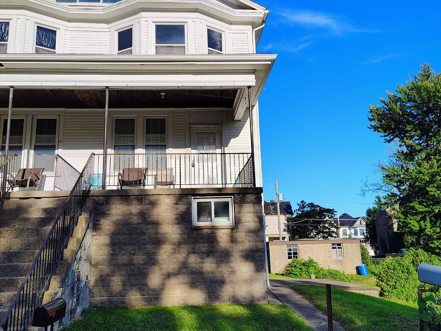 3 bed, 2500 sqft, $1,300 — Photo 4