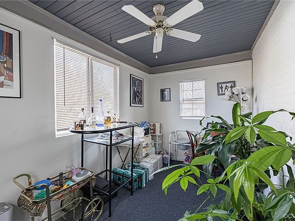 3rd image of 3011 Columbia St