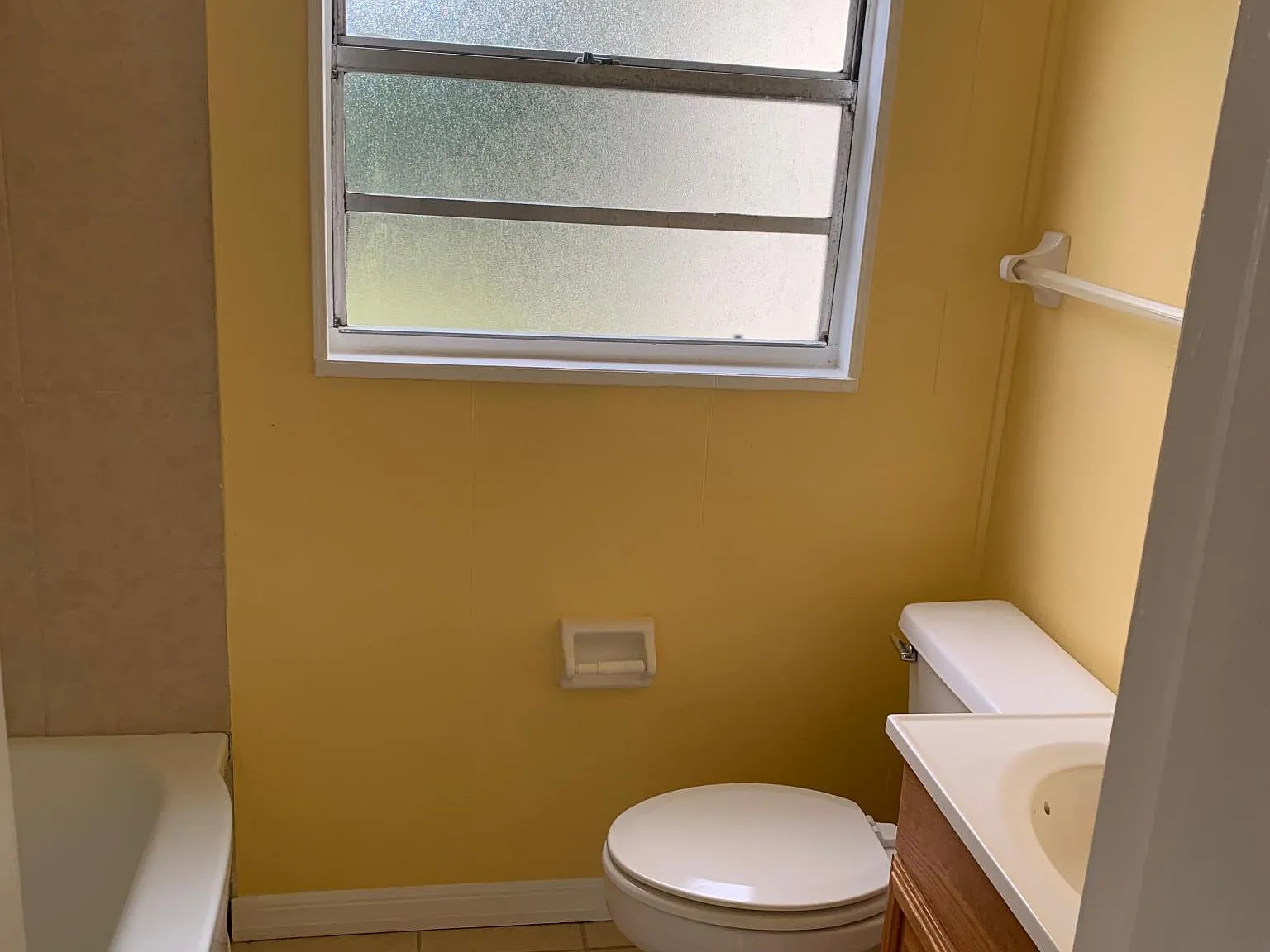 2 bed, 1128 sqft, $1,650 — Photo 3