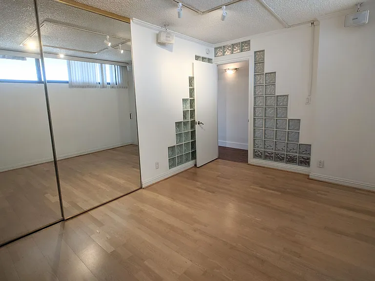 2092 Kuhio Ave #2403 — Photo 9