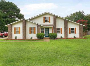 16 Shiloh Dr, Jackson, TN 38305