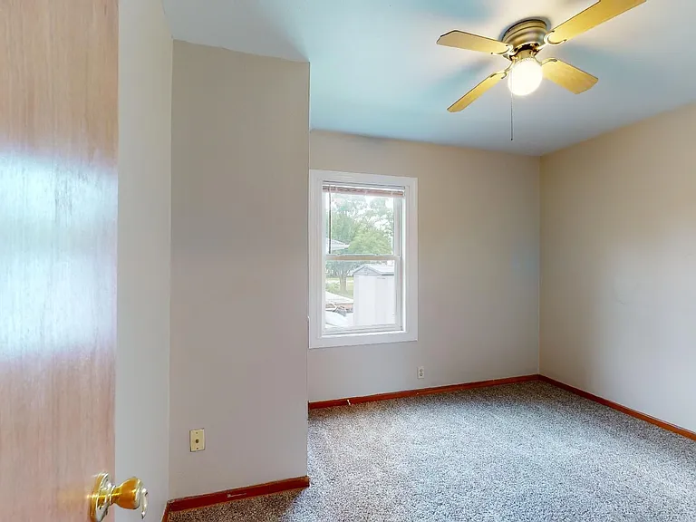 238 Village Dr — Photo 6