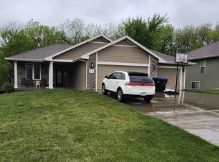5321 SW Timber Ridge Ln, Topeka, KS 66610