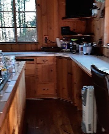 3rd image of 100 Arbor Ln