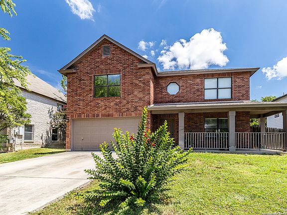 2nd image of 824 Pinehurst Drive