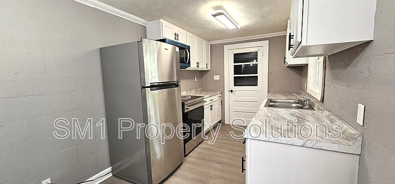 3 bed, 1.0 bath, 1109 sqft, $1,325 — Photo 4