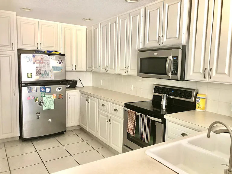 7733 Bergamo Ave — Photo 6