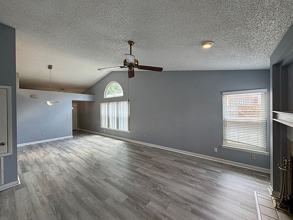 5th image of 3117 Bridgeford Dr