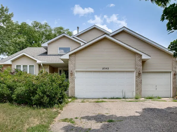 8742 Oregon Ave N, Brooklyn Park, MN 55445