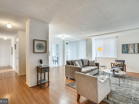 2nd image of 501 Slaters Ln APT 122