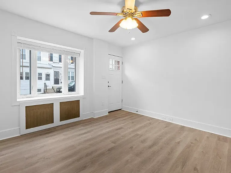 4578 Mitchell St — Photo 2