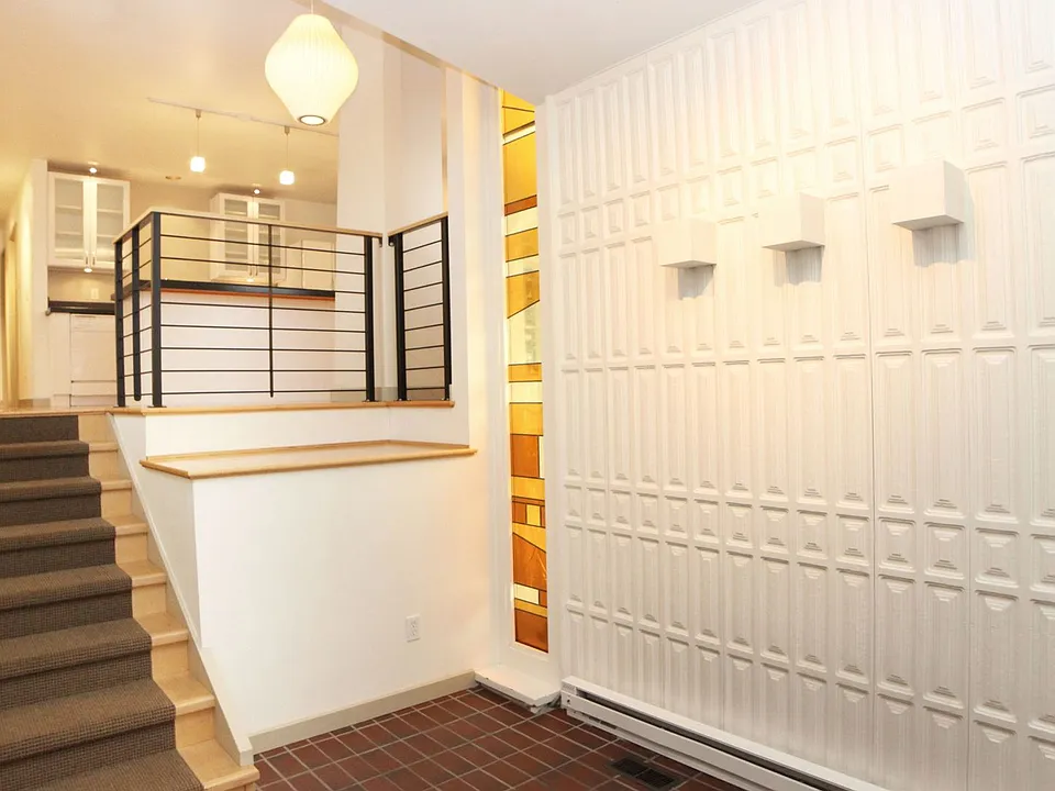 419 W Mountain Ave