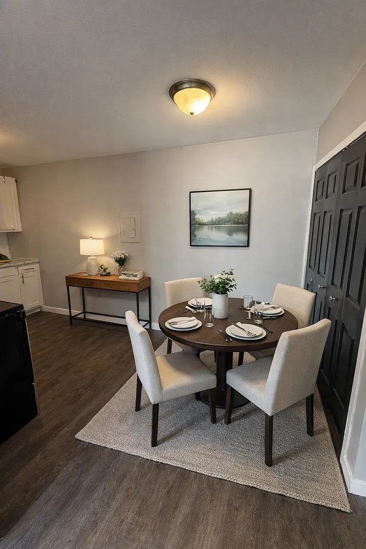 5650 Pardee — Photo 2