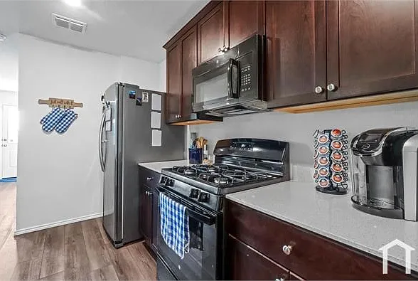 8228 High Garden St — Photo 9