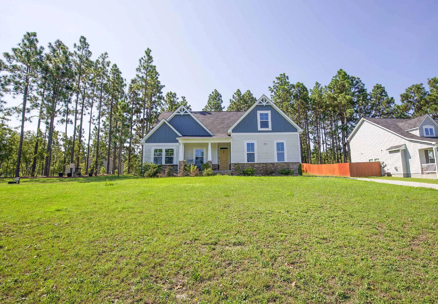 3 bed, 3.0 bath, 2053 sqft, $2,200 — Photo 4