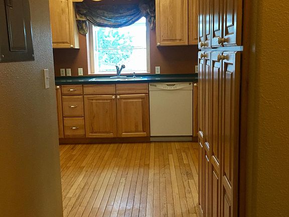 Lots of kitchen cupboard space.
