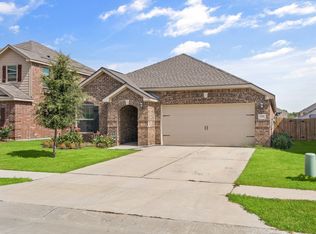 125 Magnolia Dr, Sanger, TX 76266