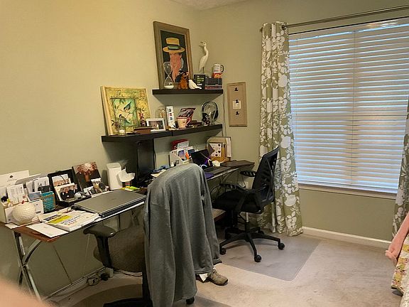 5th image of 3058 Ridgeview Dr