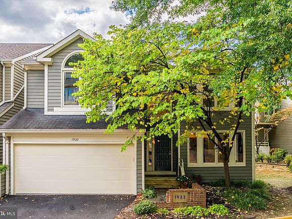 3rd image of 1933 Lakeport Way