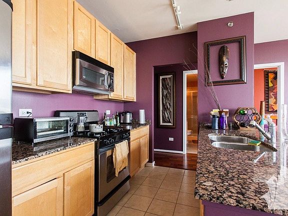 4th image of 210 S Desplaines St #1711 A
