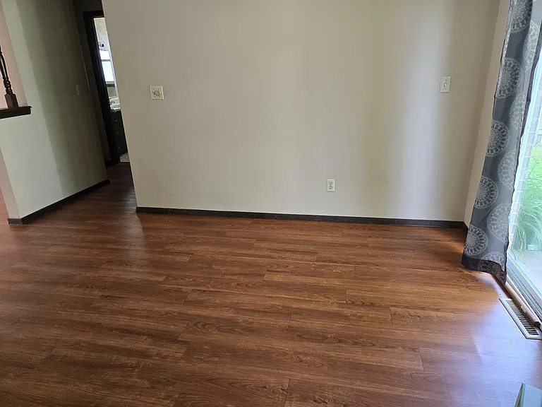 222 Deschane Pl — Photo 3