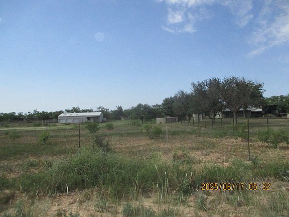 3rd image of 420 Juniper Rd