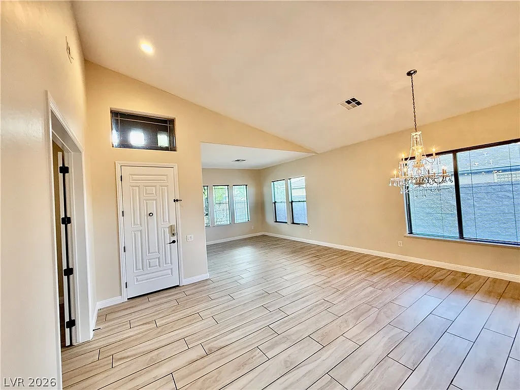 4 bed, 4.5 bath, 3635 sqft, $3,395 — Photo 4