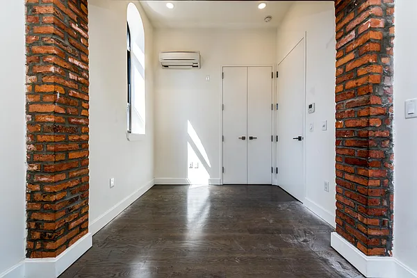 Rented by Nooklyn NYC LLC | media 10