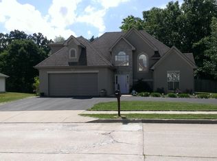 1516 Secretariat Dr, Columbia, MO 65202
