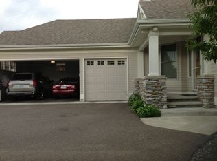 9 Hawthorne Ct, North Oaks, MN 55127