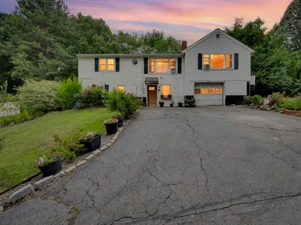 21 N Steele St, Worcester, MA 01607