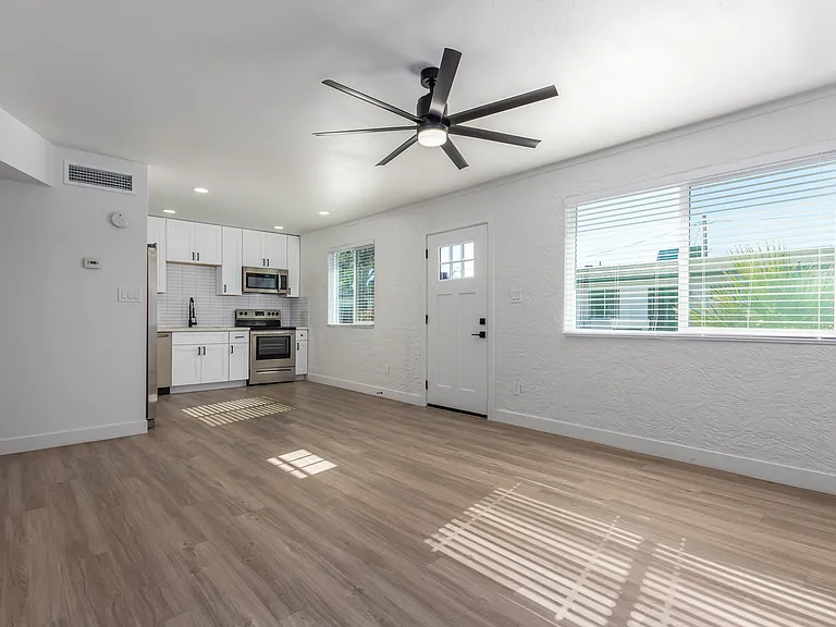 4410 N 14th St #3 — Photo 5