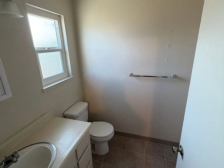 3352-3358 San Mateo Ct — Photo 6