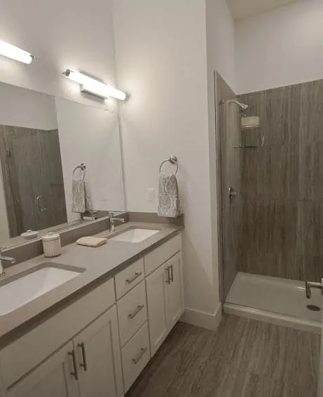 Cedar Valley Luxury Apartments — Photo 44