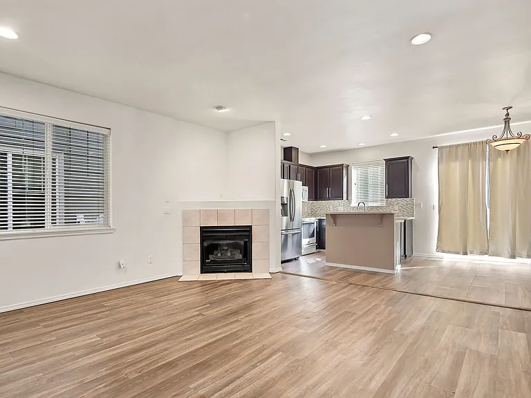 9284 SW Sweek Dr — Photo 6