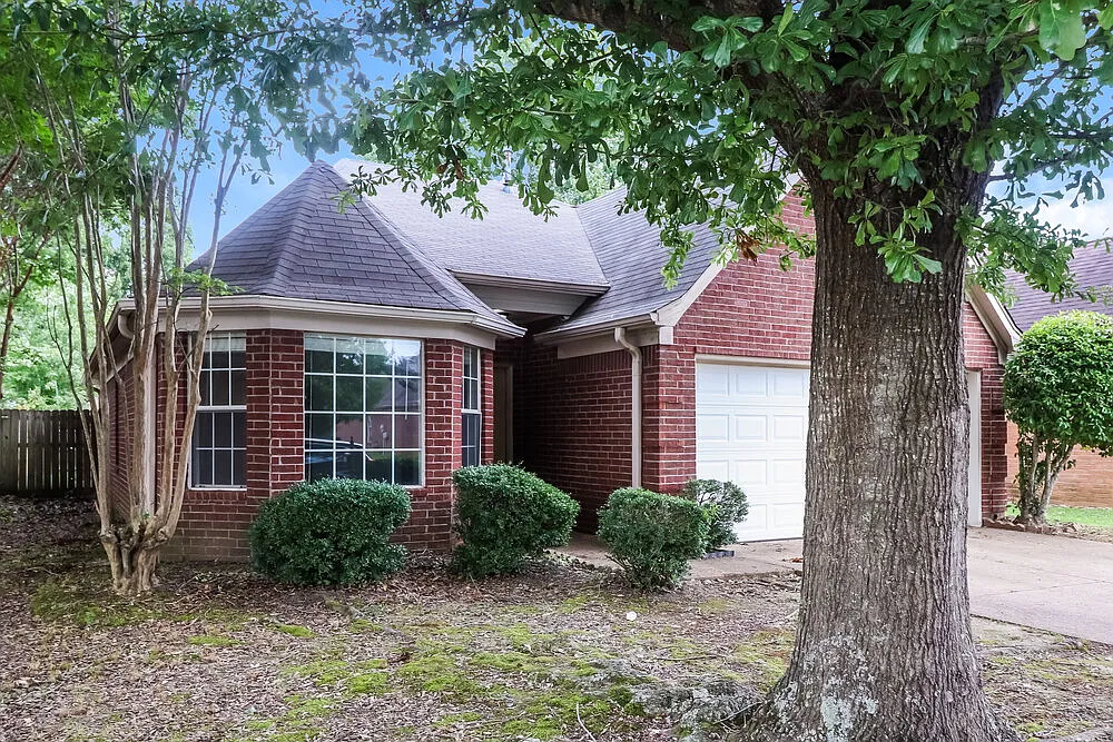 3 bed, 2.0 bath, 1420 sqft, $1,855 — Photo 3