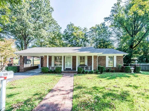 608 Cummins St, Covington, TN 38019