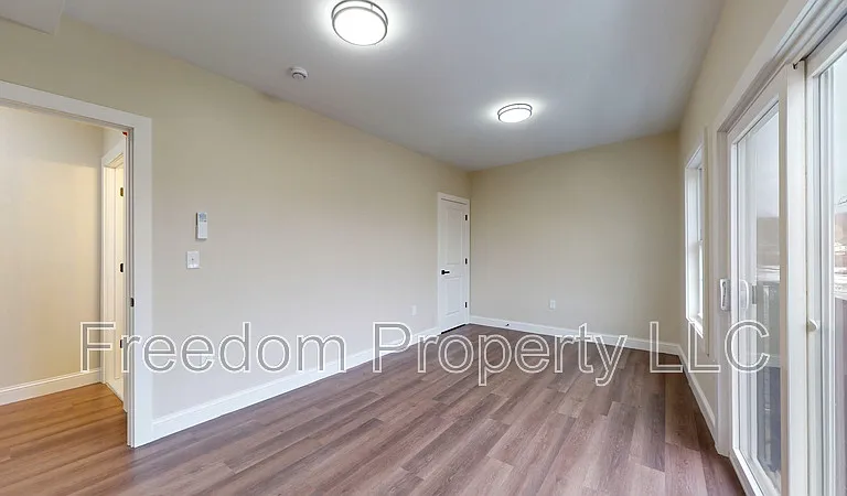 130 Center St #2 — Photo 9