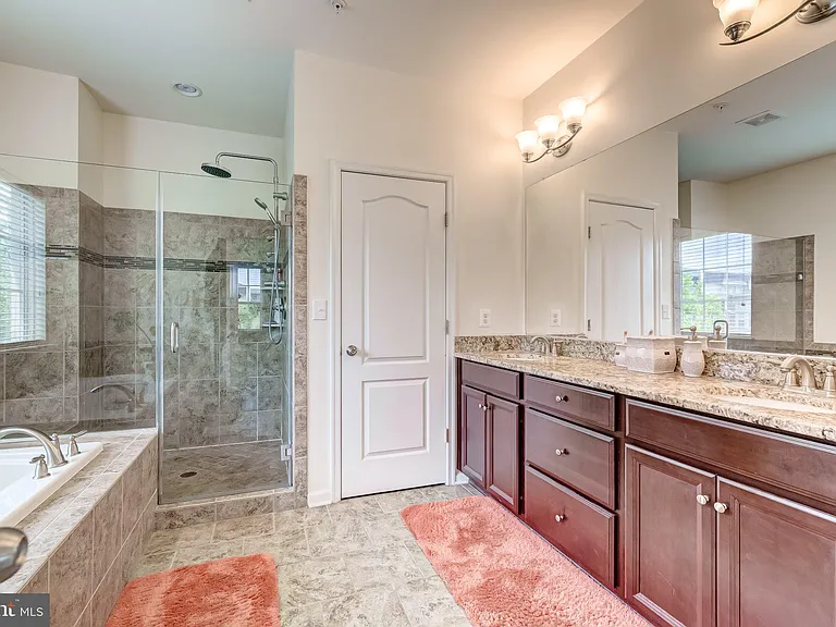 510 Overlook Park Dr #32 — Photo 39