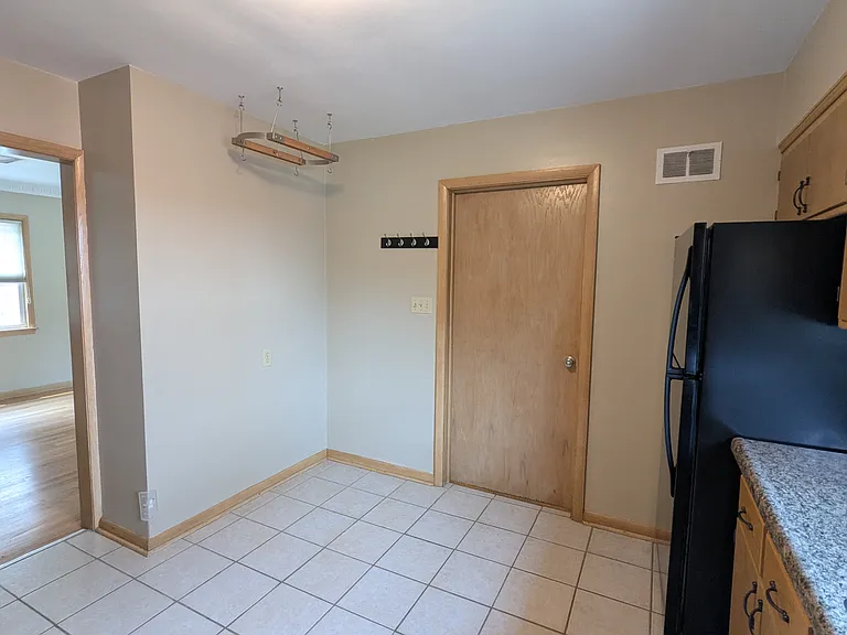 8833 W Hawthorne Ave — Photo 6