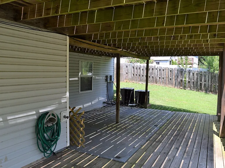 110 Dogwood Cir — Photo 45