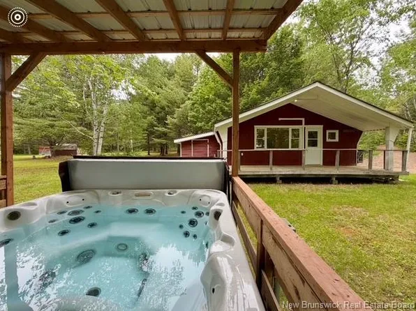 36 Meadow St S, Doaktown, NB E9C 1S6