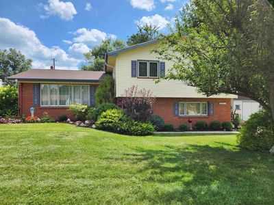 501 10th Ave SE, Dyersville, IA, 52040