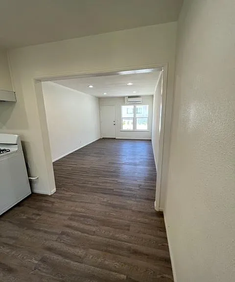 25120 Newhall Ave #C — Photo 5