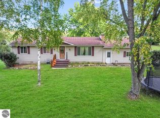 10310 W Lincoln Rd, Riverdale, MI 48877